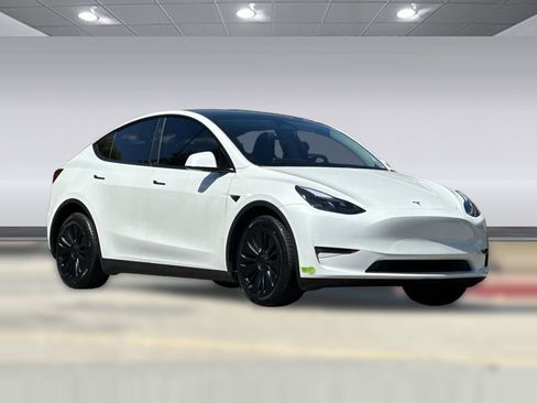 Used 2023 Tesla Model Y Long Range AWD/4WD image 6