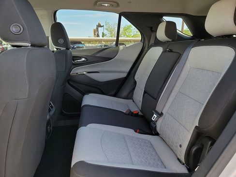 Used 2022 Chevrolet Equinox LS w/ LS Convenience Package FWD image 8