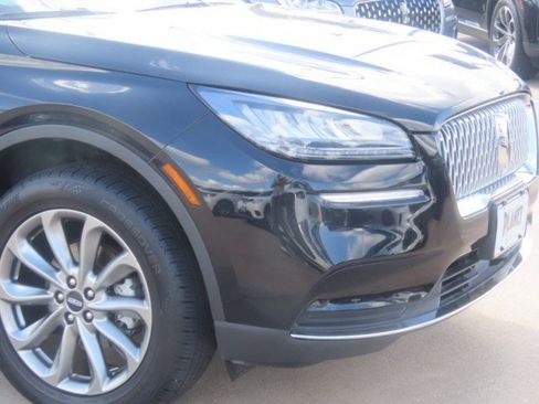 Certified 2022 Lincoln Corsair FWD w/ Premium Package image 5