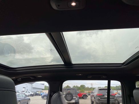 New 2027 Jeep Grand Cherokee Limited AWD/4WD image 8