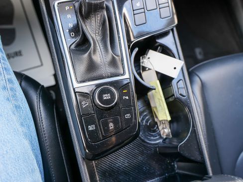 Used 2025 Kia Sportage EX FWD image 26