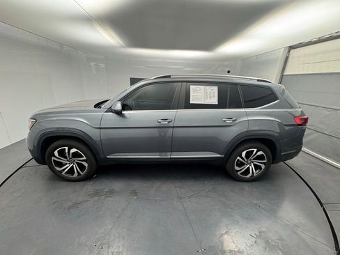 Used 2023 Volkswagen Atlas SEL image 2