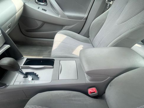 Used 2010 Toyota Camry LE FWD image 16