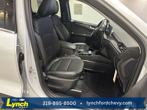 New 2026 Ford Escape SE image 8