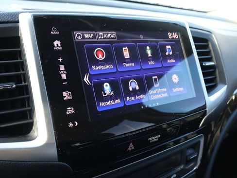 Used 2018 Honda Pilot Touring image 22