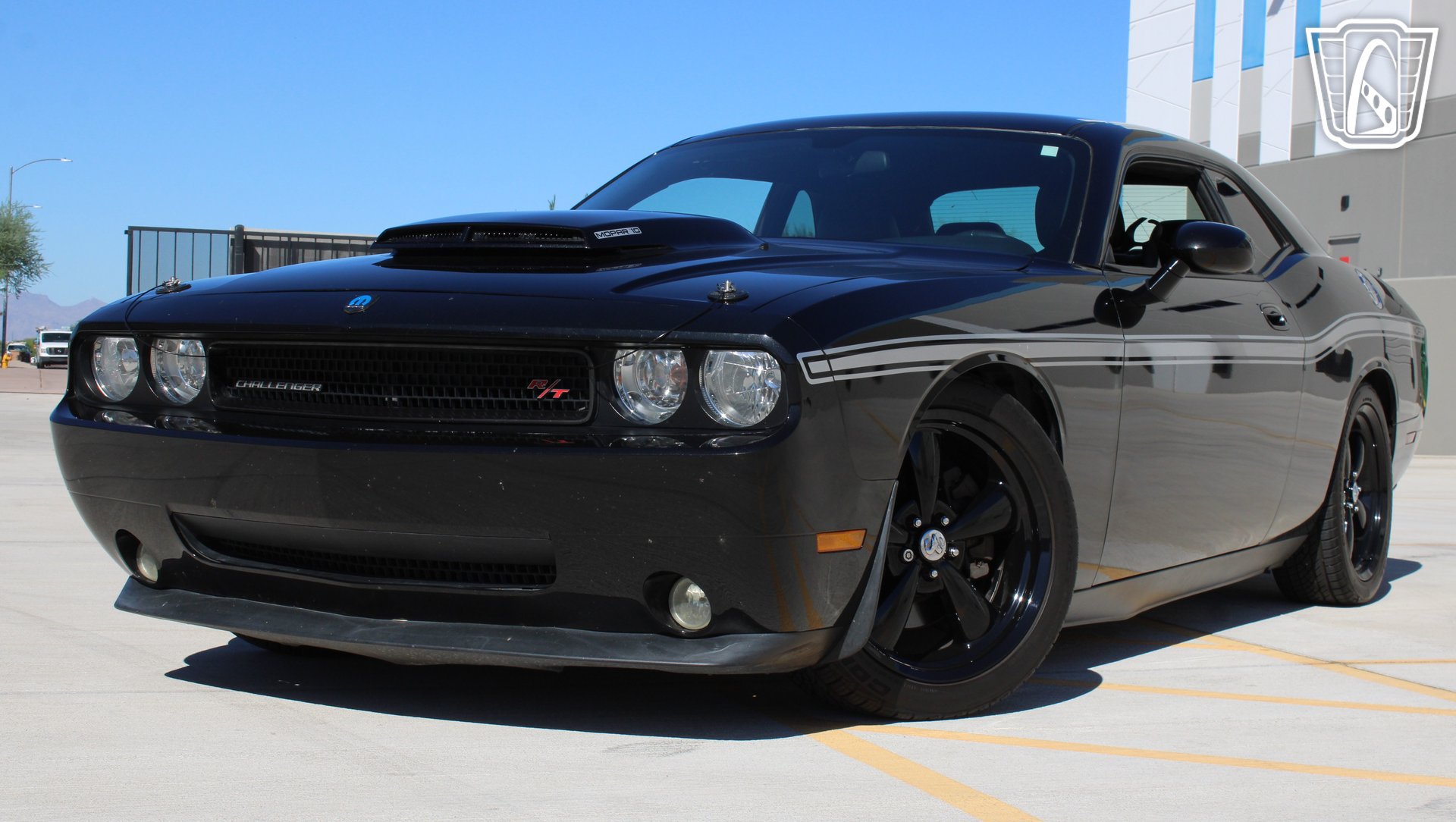 Used 2010 Dodge Challenger R/T w/ Mopar 10 Pkg RWD image 2