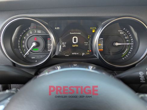 Used 2022 Jeep Wrangler Unlimited Rubicon 4xe w/ Safety Group AWD/4WD image 17