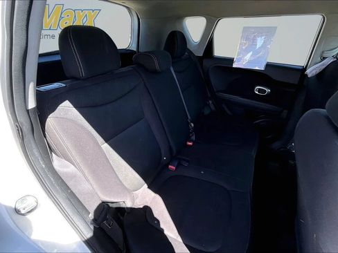 Used 2016 Kia Soul FWD image 30