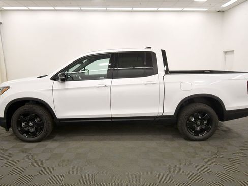 New 2026 Honda Ridgeline Black Edition image 4