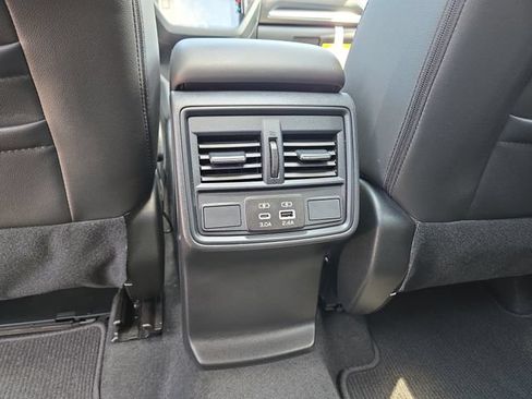 Used 2025 Subaru Forester Premium AWD/4WD image 35