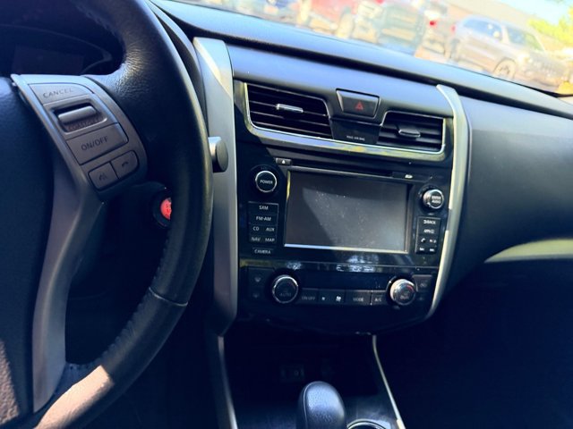 Used 2014 Nissan Altima 2.5 SV w/ Convenience Package FWD image 10
