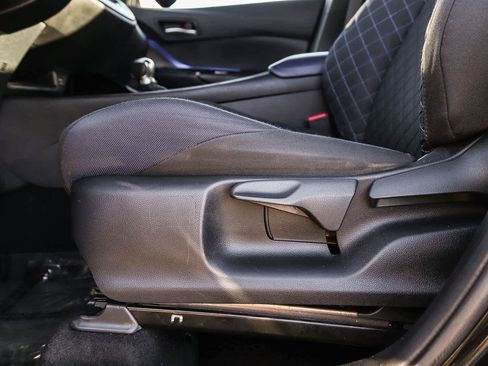 Used 2020 Toyota C-HR XLE FWD image 21