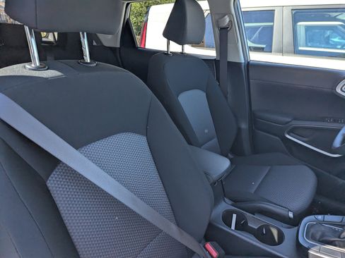 Certified 2025 Kia Soul S image 7