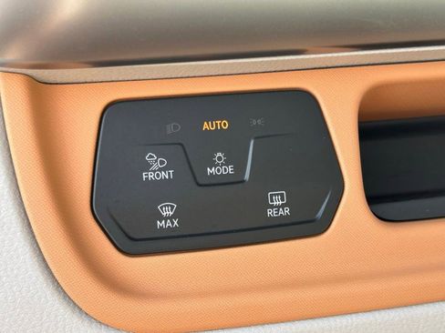 Used 2025 Volkswagen ID. Buzz 1st Edition AWD/4WD image 23