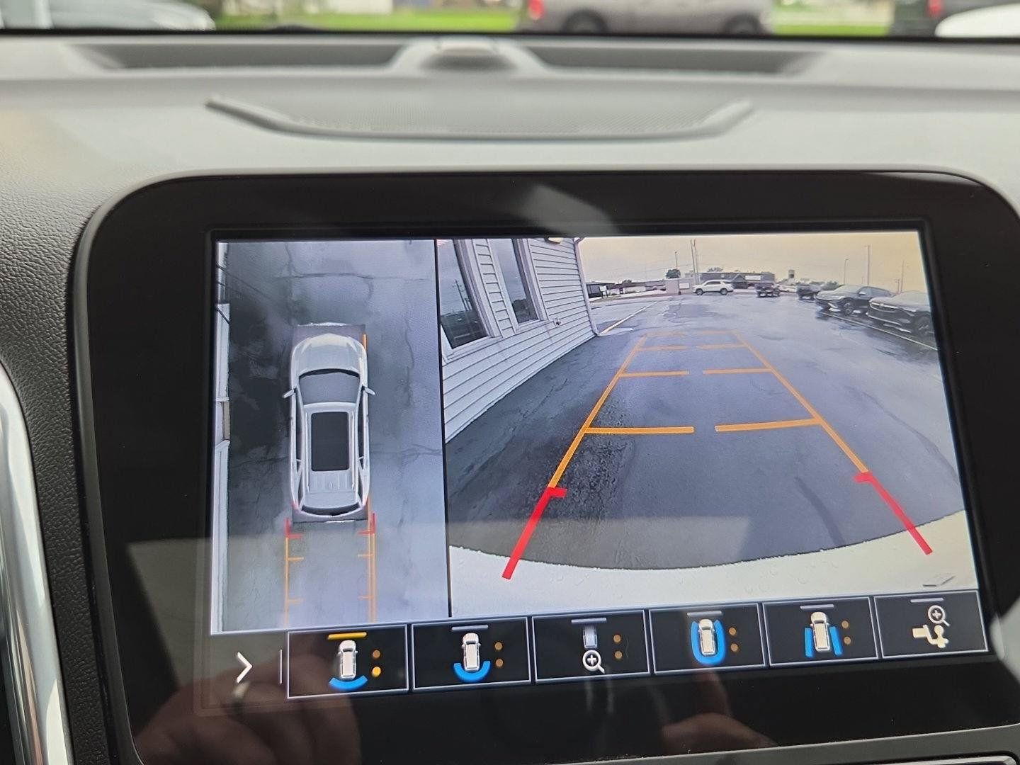 Used 2021 Chevrolet Equinox Premier FWD image 21