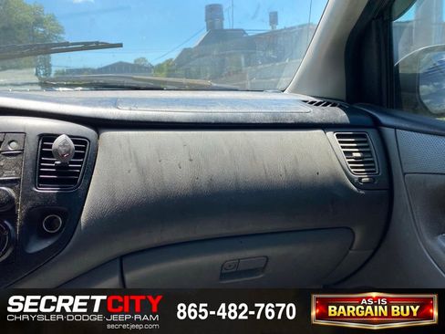 Used 2005 MAZDA MPV LX w/ LX Plus Pkg FWD image 12