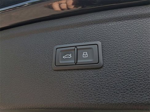 Certified 2023 Audi Q5 2.0T Premium w/ Convenience Package image 30