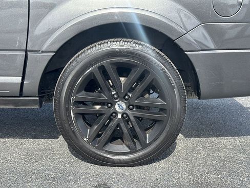 Used 2017 Ford Expedition EL Platinum image 10