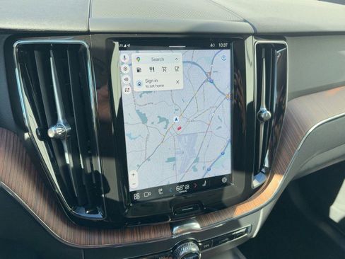 Certified 2024 Volvo XC60 B5 Plus w/ Protection Package Premier image 23