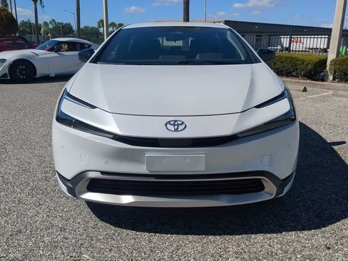 New 2026 Toyota Prius Plug-In Hybrid FWD image 9