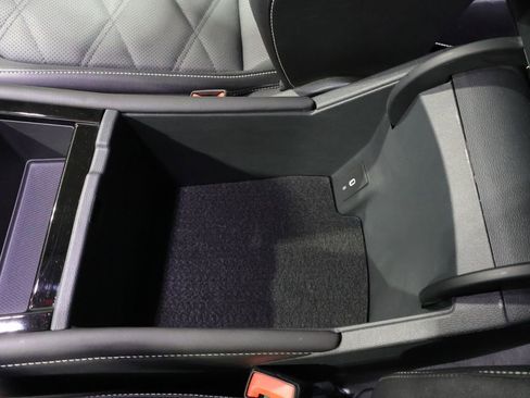 Used 2025 Volkswagen Atlas SE image 31