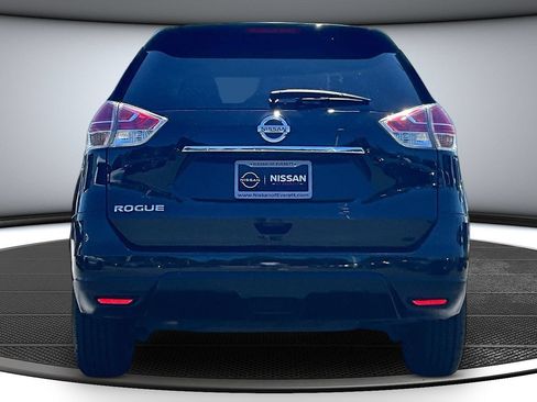 Used 2016 Nissan Rogue S w/ Appearance Package FWD image 5
