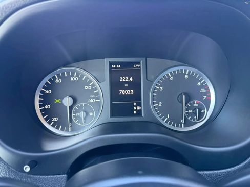 Used 2018 Mercedes-Benz Metris Passenger image 28