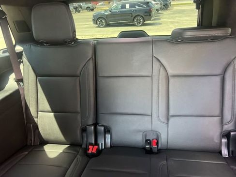 Used 2022 Chevrolet Tahoe Z71 w/ Luxury Package AWD/4WD image 30