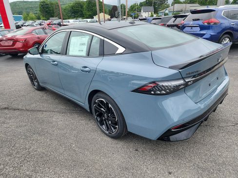 New 2026 Nissan Sentra SR w/ SR Premium Package FWD image 6