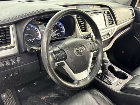 Used 2018 Toyota Highlander Limited Platinum image 7