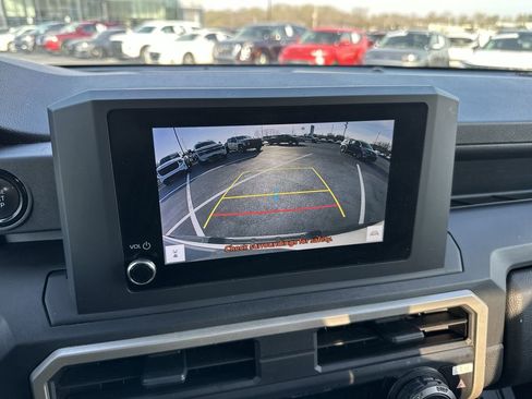 Used 2024 Toyota Tacoma SR image 17