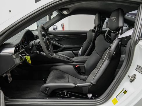 Used 2018 Porsche 911 GT2 RS RWD image 8