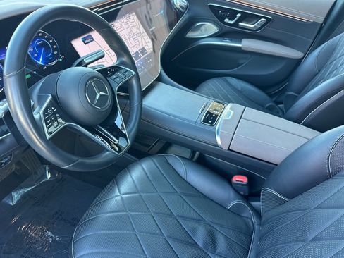 Used 2023 Mercedes-Benz EQS 580 4MATIC Sedan image 4