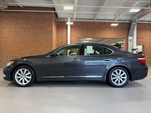 Used 2007 Lexus LS 460 RWD image 4