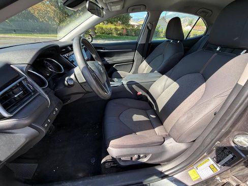 Used 2020 Toyota Camry LE FWD image 10