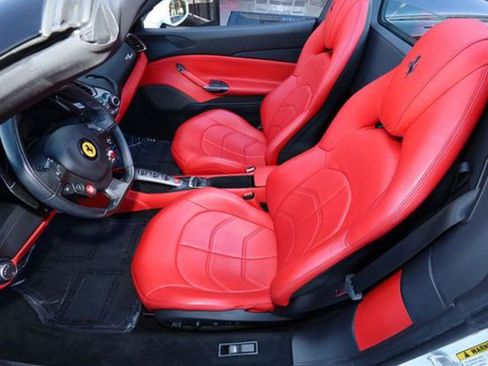 Used 2018 Ferrari 488 Spider image 8