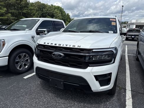 Used 2023 Ford Expedition Limited AWD/4WD image 6