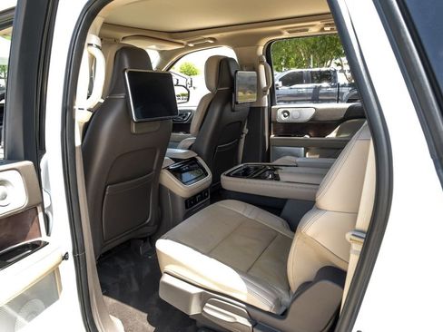 Used 2023 Lincoln Navigator L Reserve RWD image 41