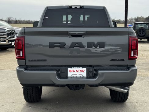 New 2026 RAM 2500 Laramie AWD/4WD image 9