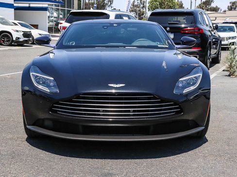 Used 2020 Aston Martin DB11 Coupe RWD image 2