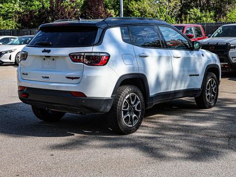 Used 2024 Jeep Compass Trailhawk image 5