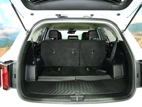 Used 2025 Kia Sorento S image 56