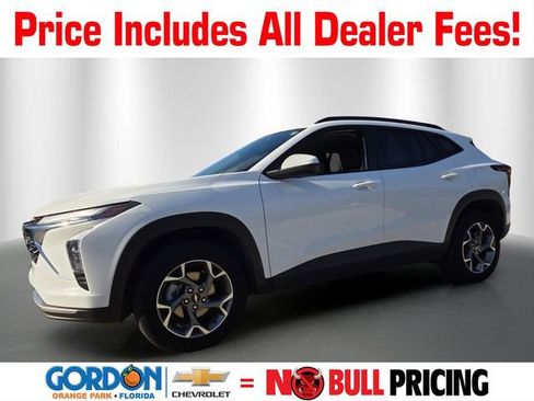Certified 2025 Chevrolet Trax LT w/ LT Convenience Package FWD image 1