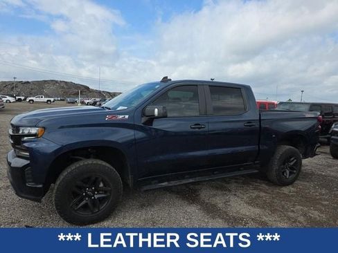 Used 2021 Chevrolet Silverado 1500 LT Trail Boss w/ Convenience Package II image 3