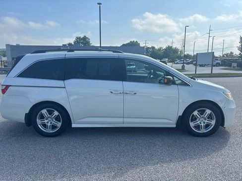 Used 2013 Honda Odyssey Touring image 2