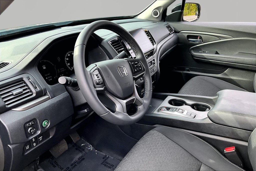 Used 2024 Honda Ridgeline Sport image 12