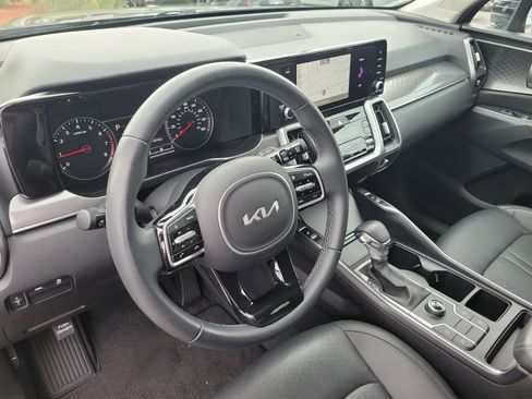Certified 2023 Kia Sorento S FWD image 22