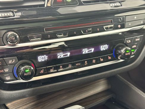 Used 2018 BMW M550i xDrive image 16