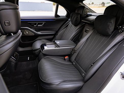 Used 2022 Mercedes-Benz S 580 S 580 w/ AMG Line Package image 34