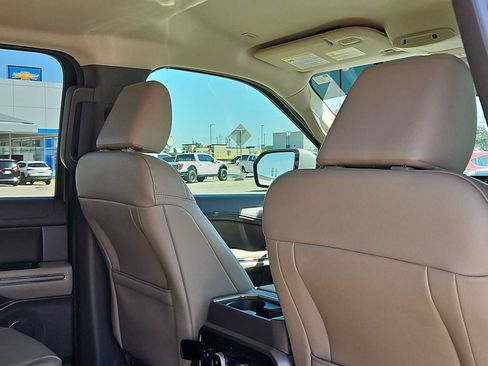 Used 2021 Ford Expedition XLT AWD/4WD image 17
